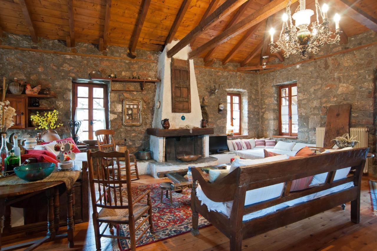 Вилла Mariolata Stone House Lilaia Экстерьер фото