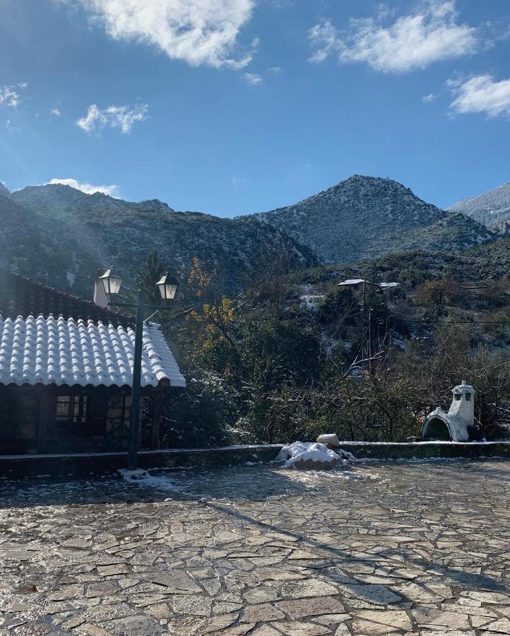 Вилла Mariolata Stone House Lilaia Экстерьер фото