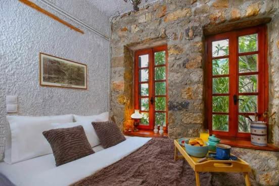 Вилла Mariolata Stone House Lilaia Экстерьер фото