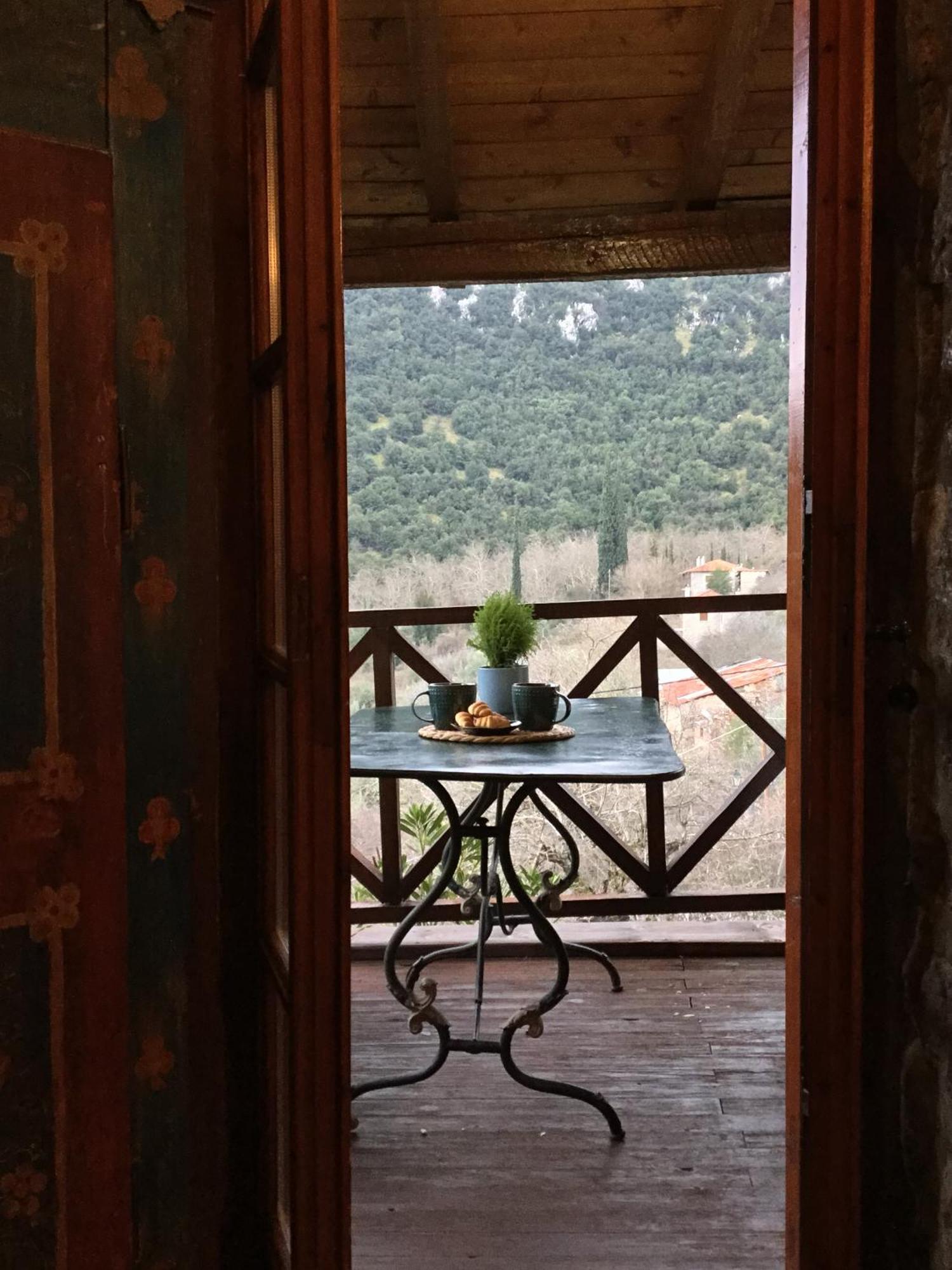 Вилла Mariolata Stone House Lilaia Экстерьер фото